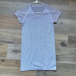 Women’s Lululemon shirt